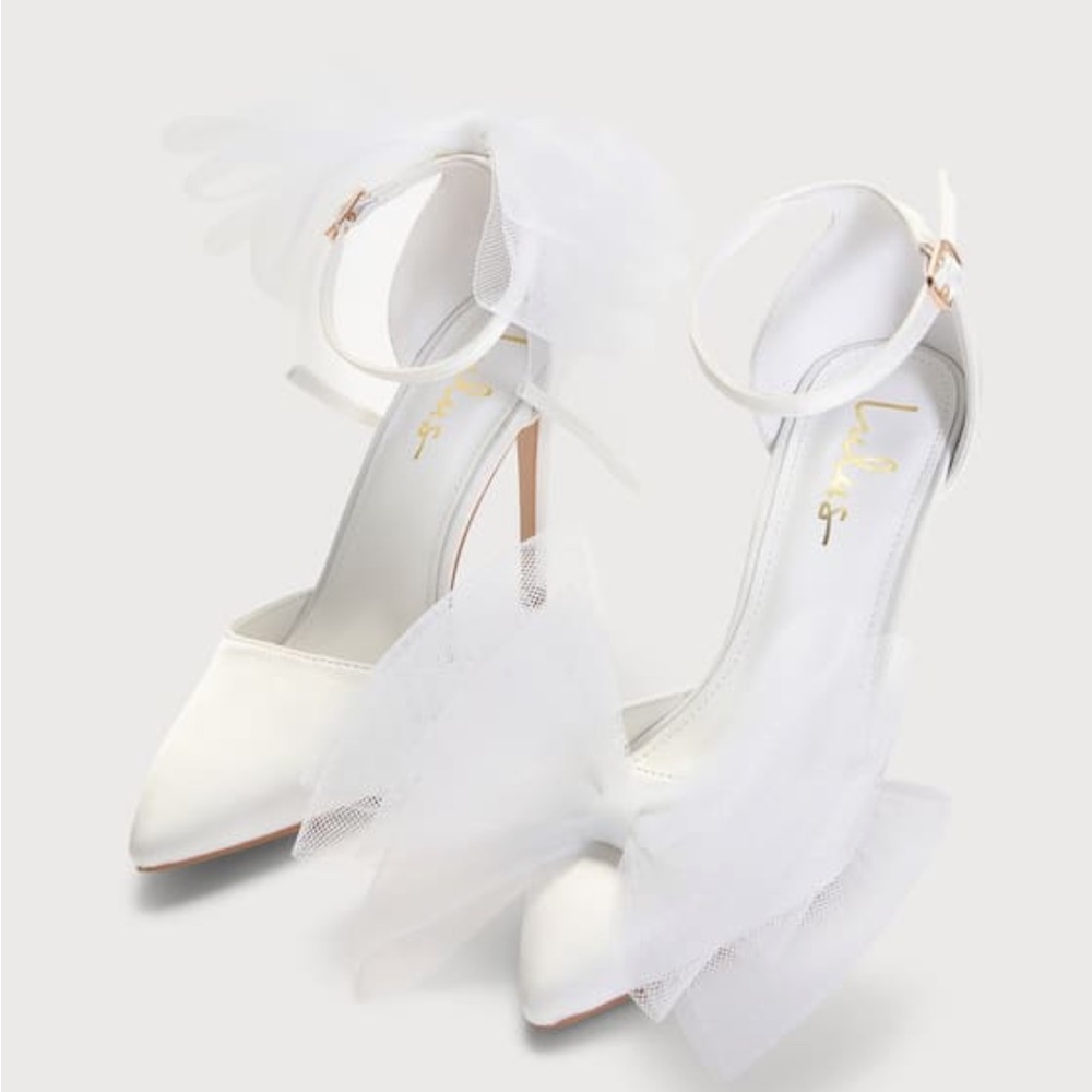 NWOT Lulus Tanyay White Satin Bow Pointed-Toe Ankle Strap Pumps